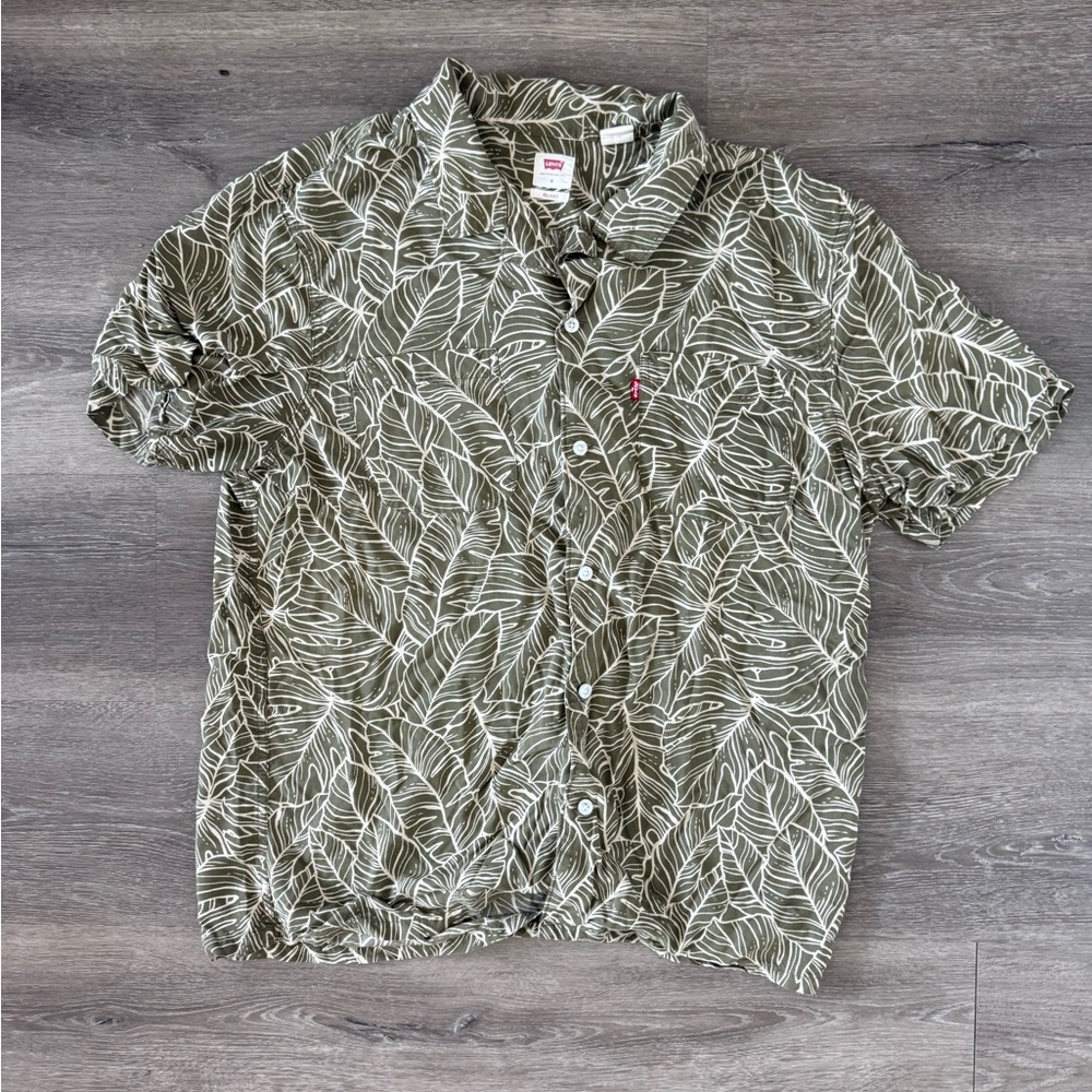 Levi's Camp Shirt - Medium